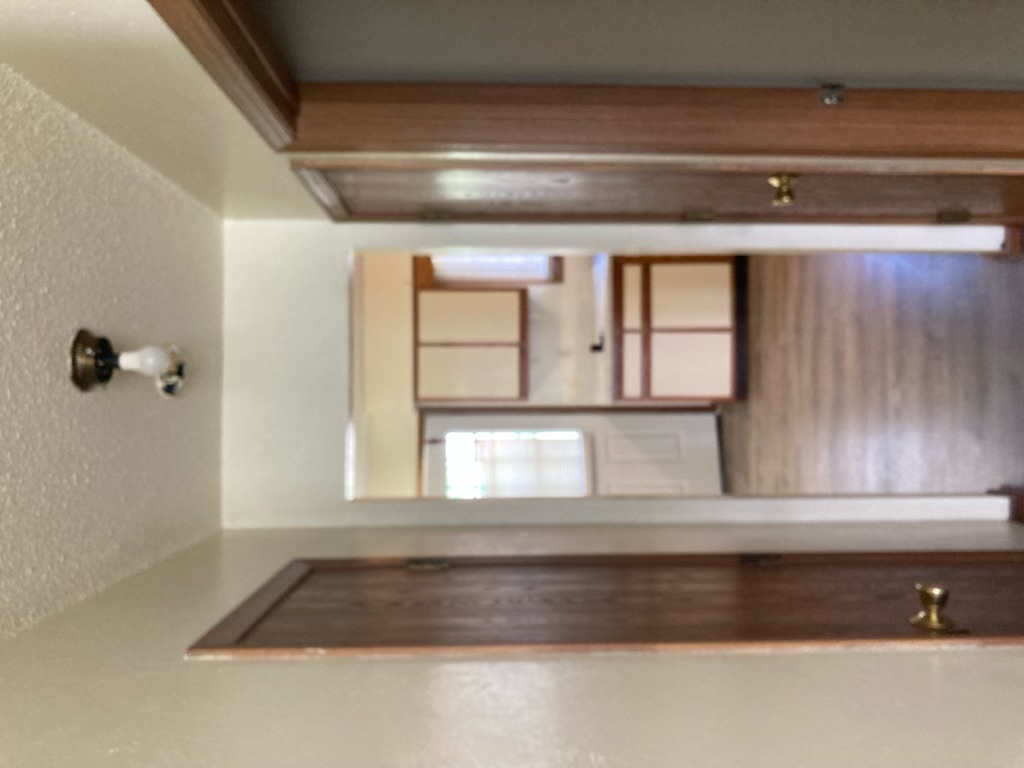 390 Woodland Avenue - 400